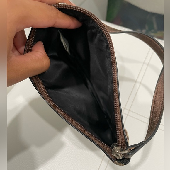 GUESS Wristlet - Picture 3 of 3